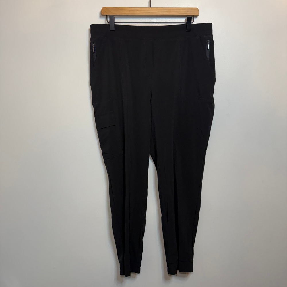 Chicos Zenergy Black Cargo Jogger Pants Women's 2R (12P) Regular Elastic Waist